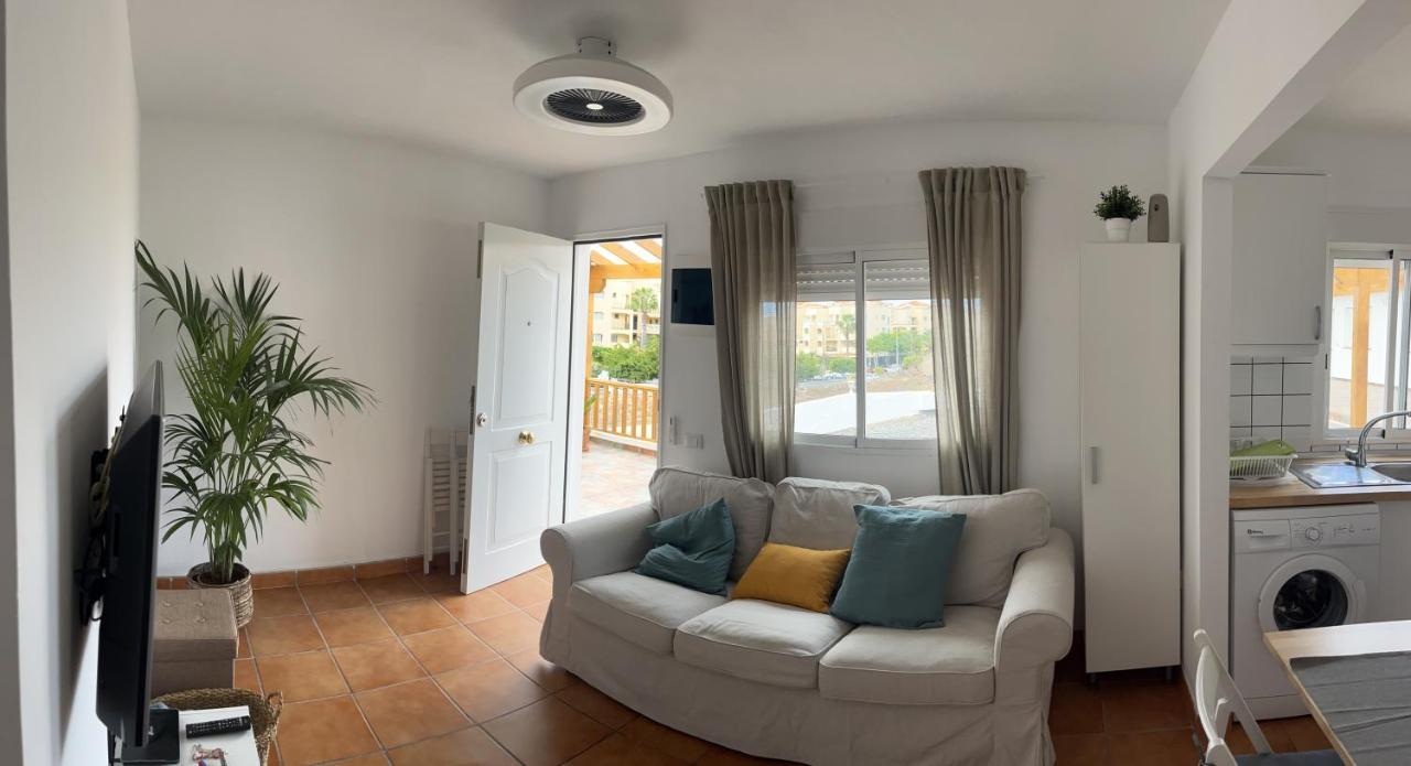 2 Bedroom Apartments Los Cristianos Beach Tenerife Tamaragua Arona  Εξωτερικό φωτογραφία