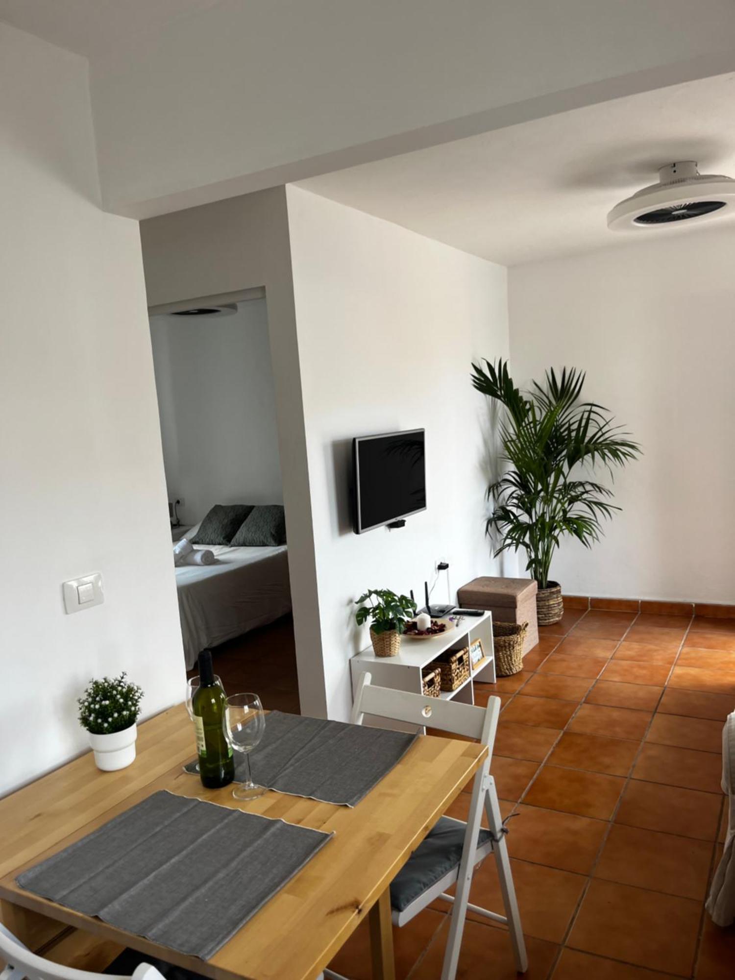 2 Bedroom Apartments Los Cristianos Beach Tenerife Tamaragua Arona  Εξωτερικό φωτογραφία